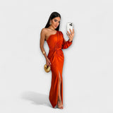 Julie – Elegantní šaty s rafinovaností