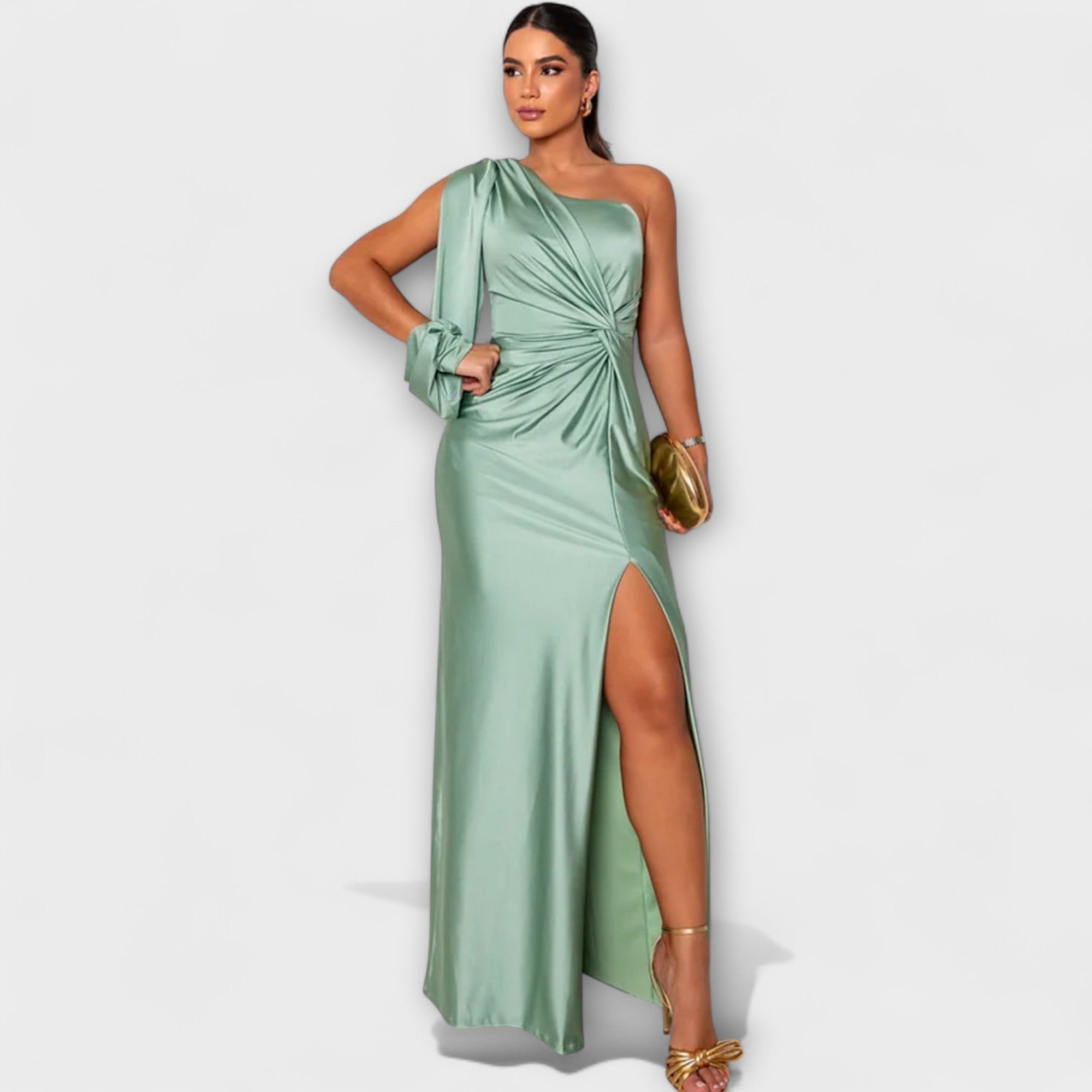 Julie – Elegantní šaty s rafinovaností
