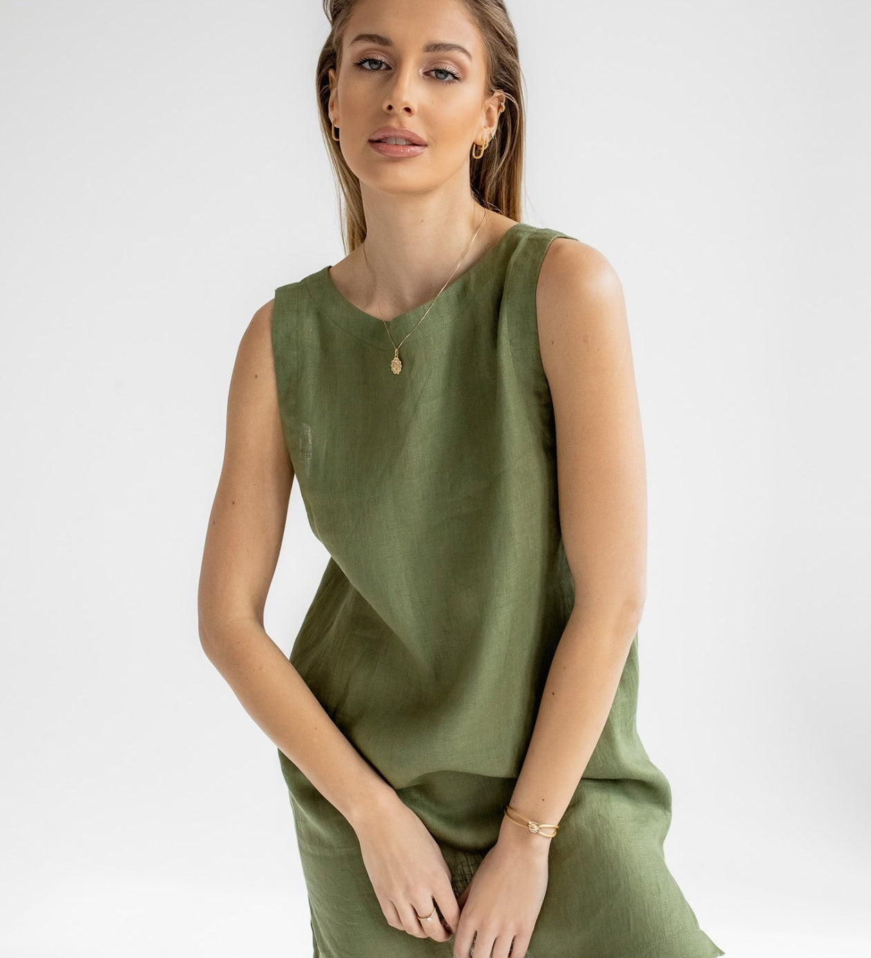 Dámské lněné šaty short - regular fit