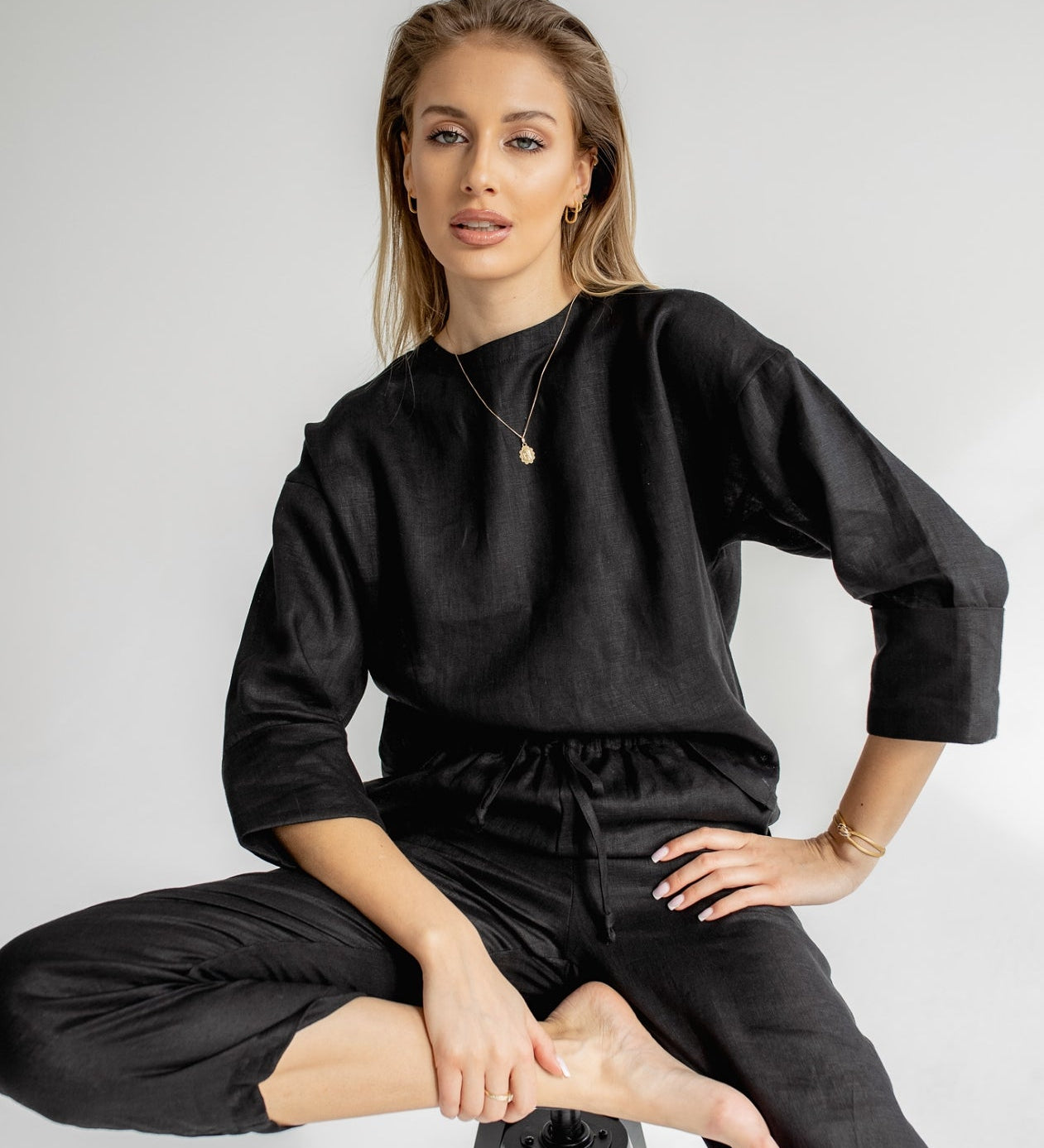 Dámský lněný top open back - regular fit
