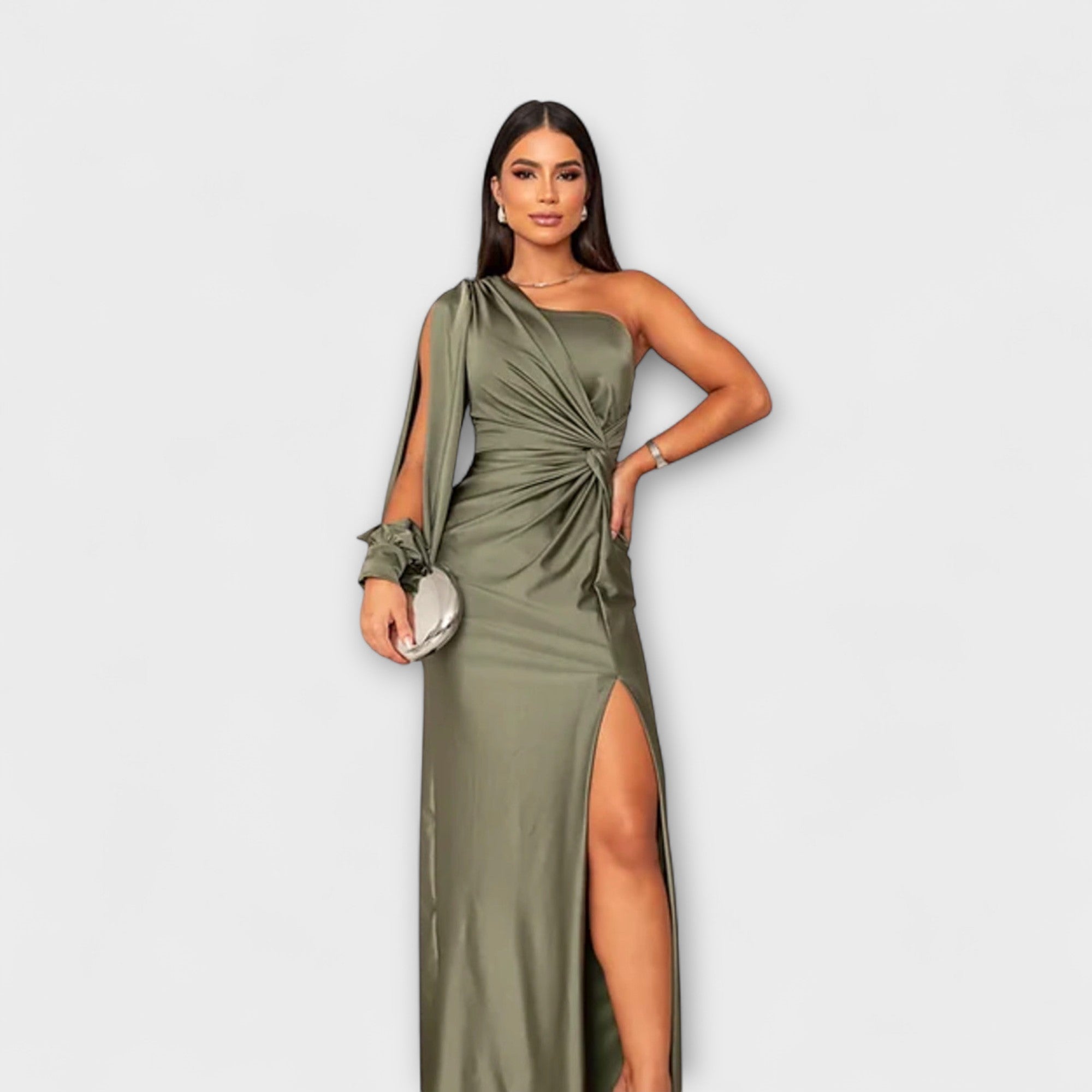 Julie – Elegantní šaty s rafinovaností