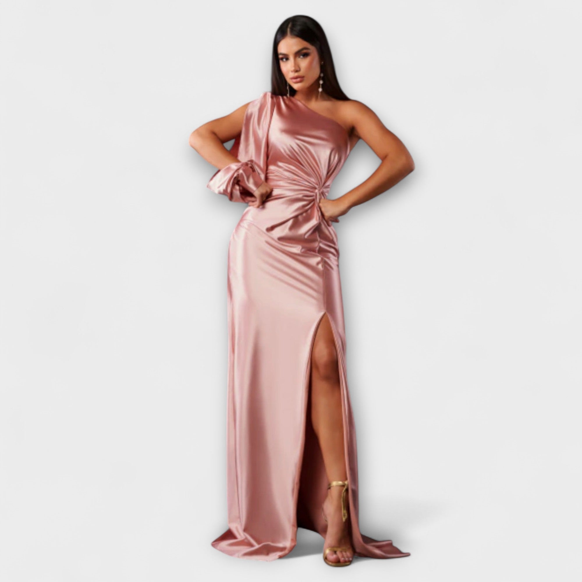 Julie – Elegantní šaty s rafinovaností